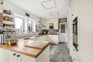 Kitchen- click for photo gallery